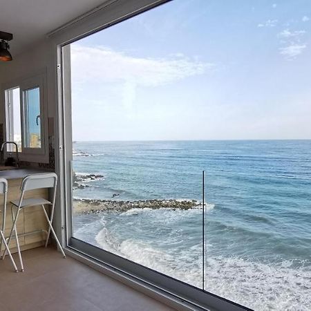 La Perla: apartamento los pies en el agua Benalmádena Exterior foto