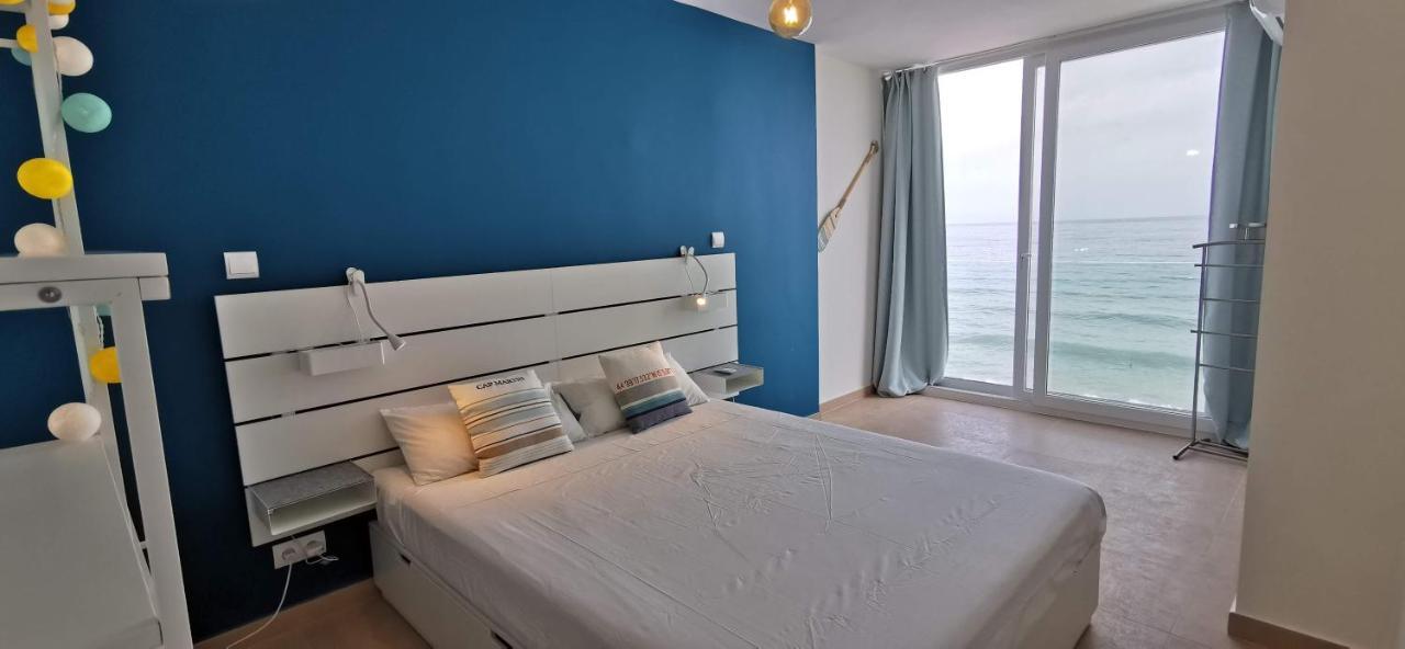 La Perla: apartamento los pies en el agua Benalmádena Exterior foto