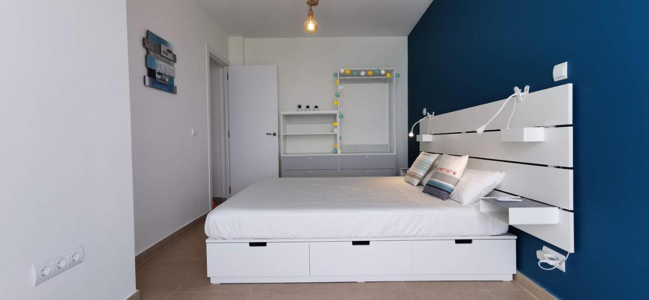 La Perla: apartamento los pies en el agua Benalmádena Exterior foto