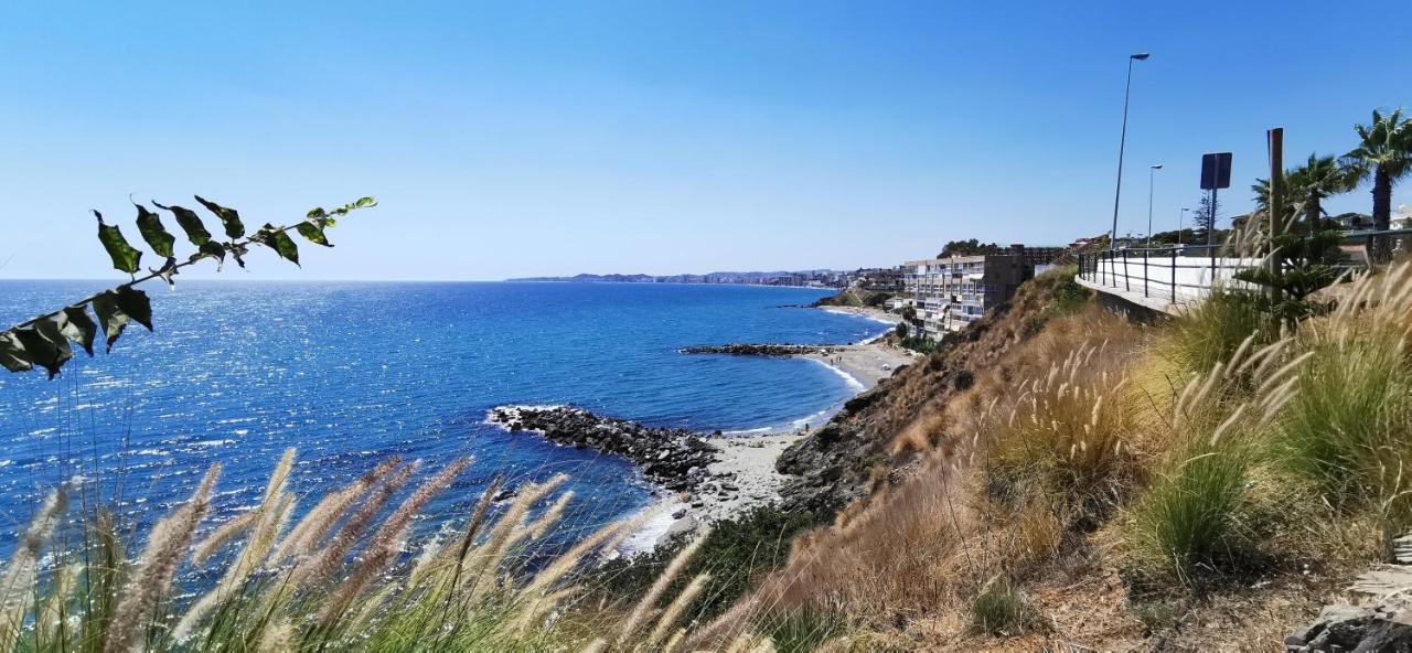 La Perla: apartamento los pies en el agua Benalmádena Exterior foto